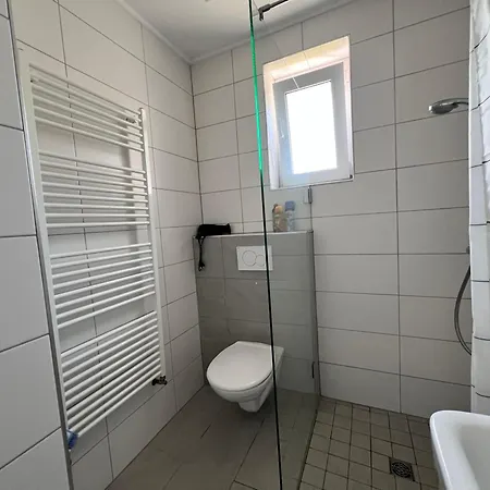 Pfaelzer Wohlfuehloase In - Modern Und Neu 피라마센스